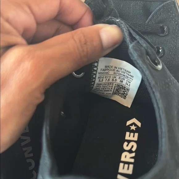 Converse Black Low-Top Sneakers Classic Design - Picture 6 of 6